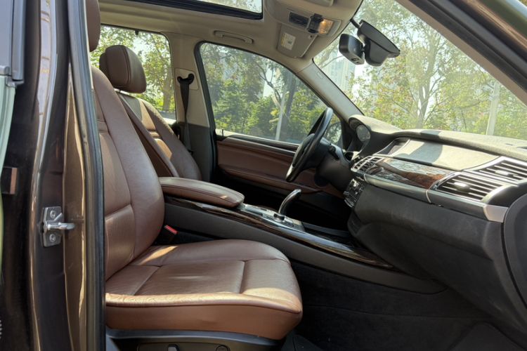 Used BMW X5 2012 xDrive35i U.S. specification Right Front Seat