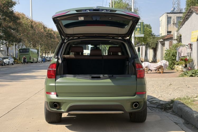 Used BMW X5 2012 xDrive35i U.S. specification Trunk