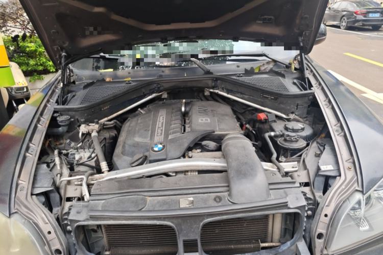 Used BMW X5 2012 xDrive35i U.S. specification Engine Bay