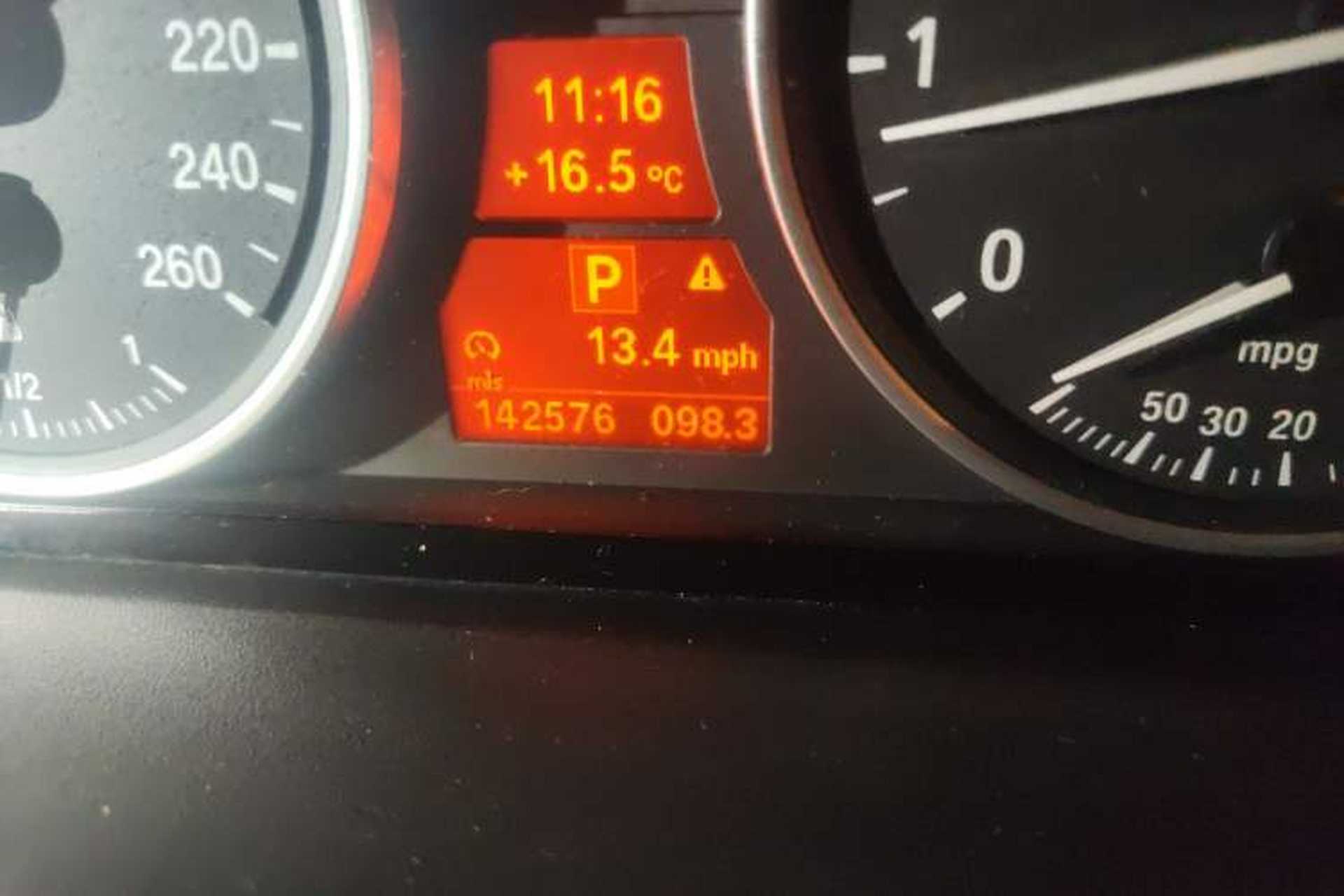 Used BMW X5 2012 xDrive35i Luxury 5-seater Odometer Close Up