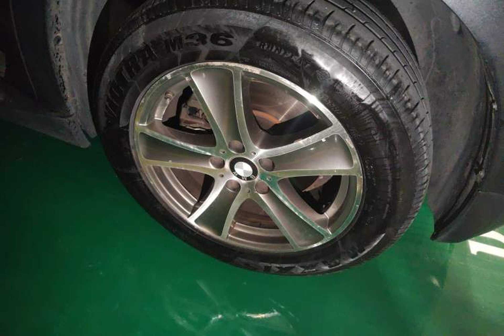 Used BMW X5 2012 xDrive35i Luxury 5-seater Right Front Wheel Hub