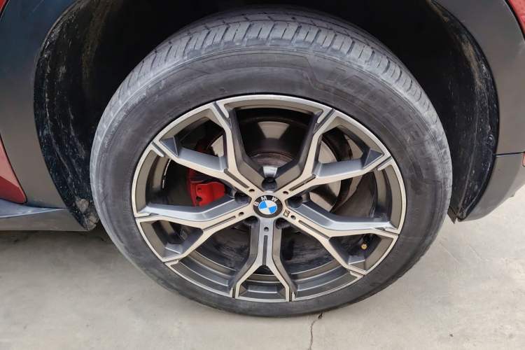 Used BMW X5 2012 xDrive35i U.S. specification Right Front Wheel Hub