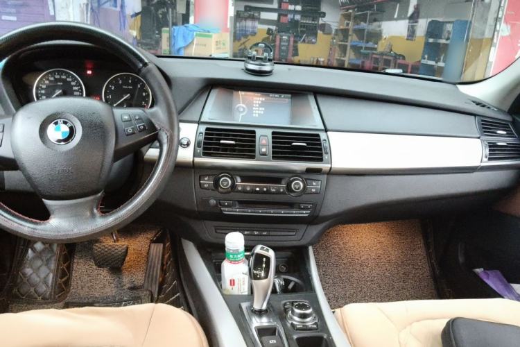 Used BMW X5  Center Console