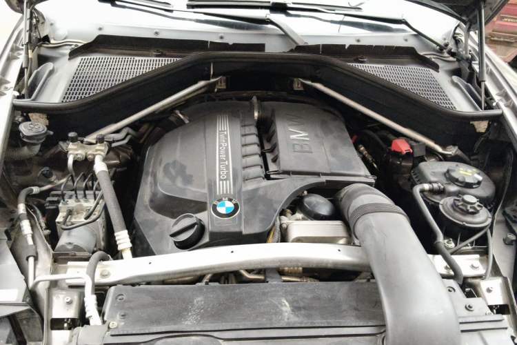 Used BMW X5  Engine Bay