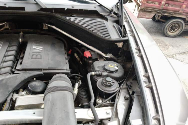 Used BMW X5  Engine Bay Left