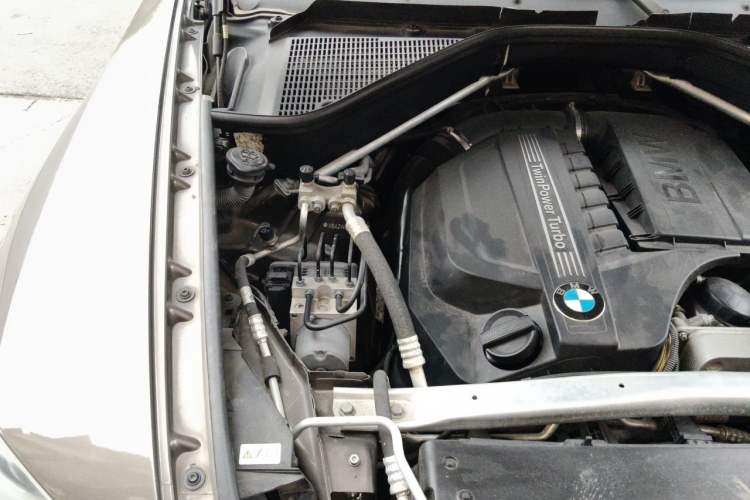 Used BMW X5  Engine Bay Right