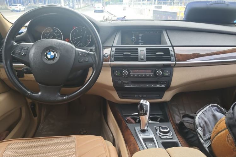Used BMW X5 2012 xDrive35i US specification Center Console
