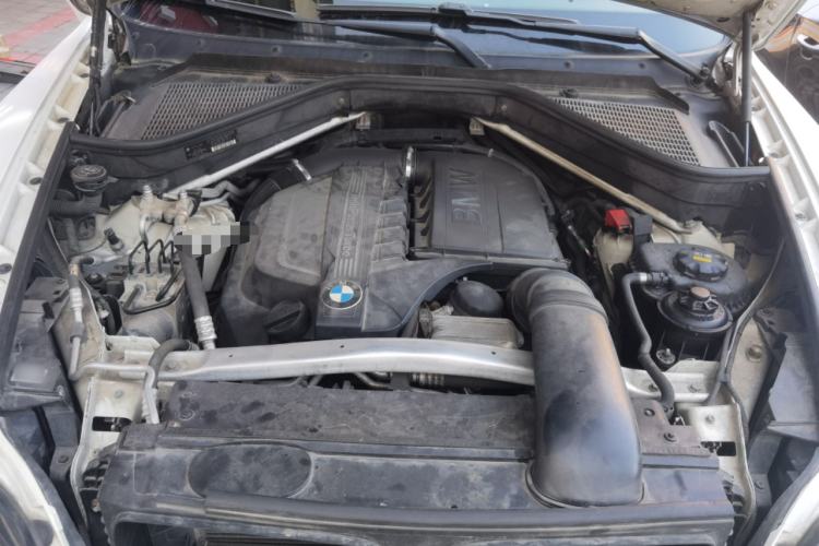 Used BMW X5  Engine Bay