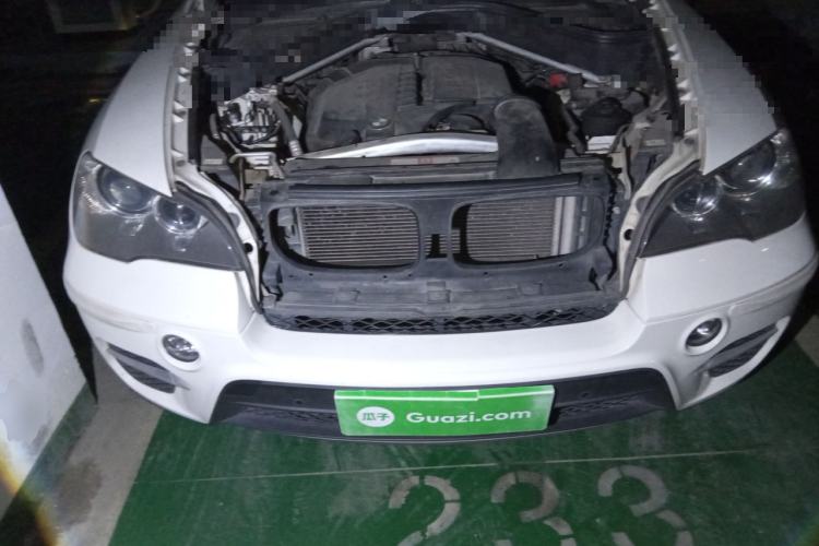 Used BMW X5 2012 xDrive35i U.S. specification Engine Bay