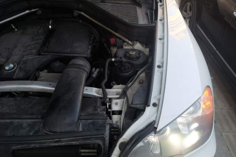 Used BMW X5  Engine Bay Left