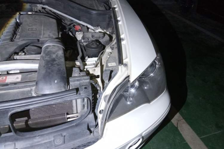Used BMW X5 2012 xDrive35i U.S. specification Engine Bay Left