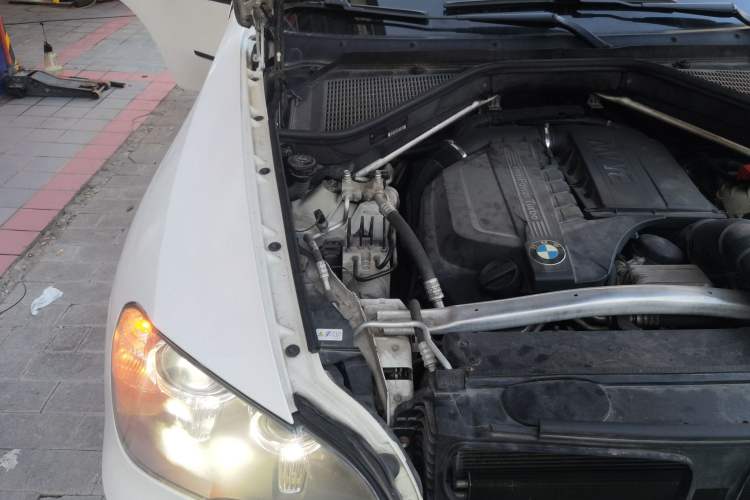 Used BMW X5  Engine Bay Right