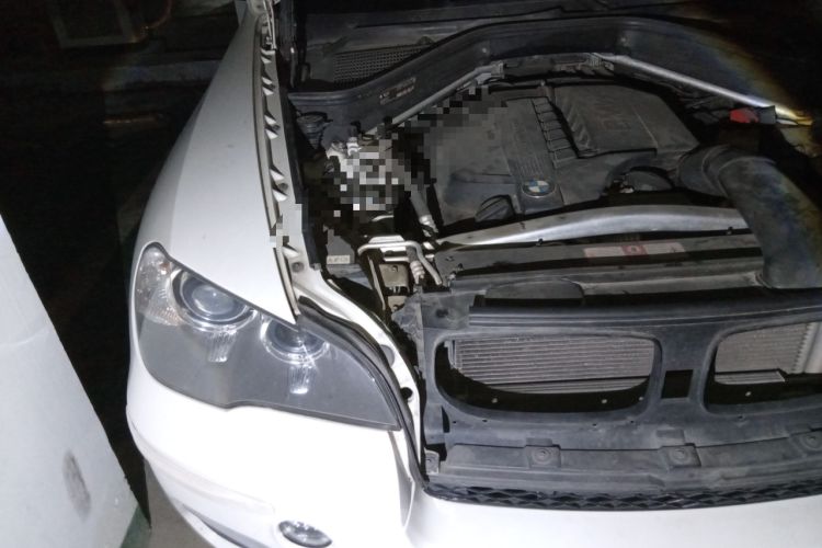 Used BMW X5 2012 xDrive35i U.S. specification Engine Bay Right