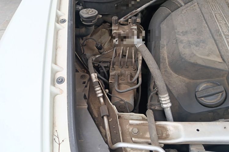 Used BMW X5  Engine Bay Right