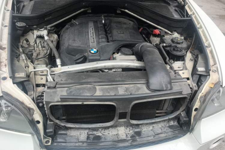 Used BMW X5  Engine Bay