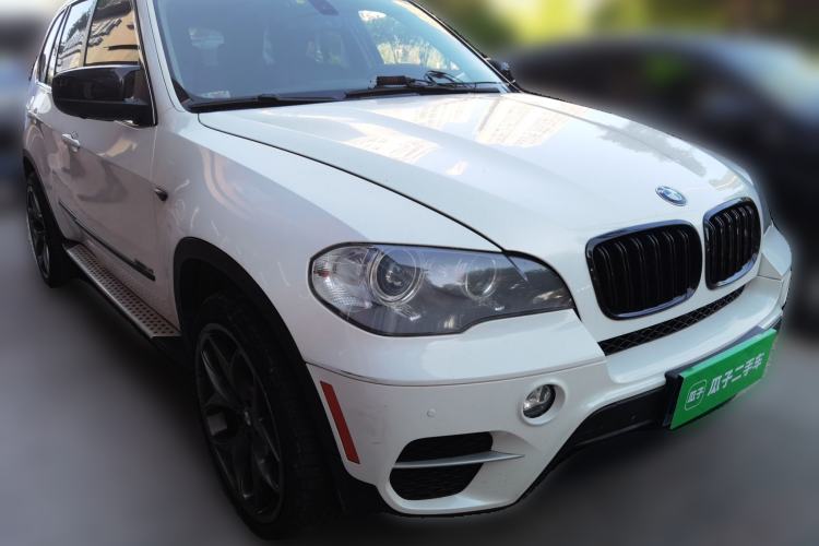 Used BMW X5  Front Right 45 Deg