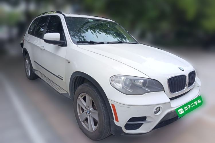 Used BMW X5  Front Right 45 Deg