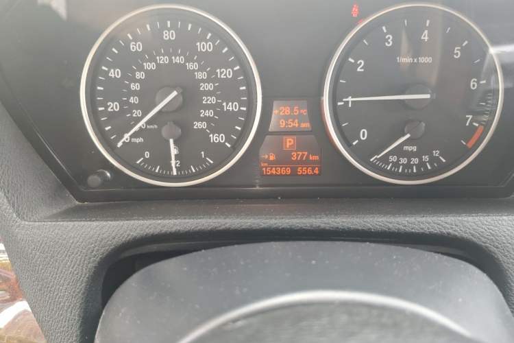 Used BMW X5 2012 xDrive35i US specification Odometer Close Up