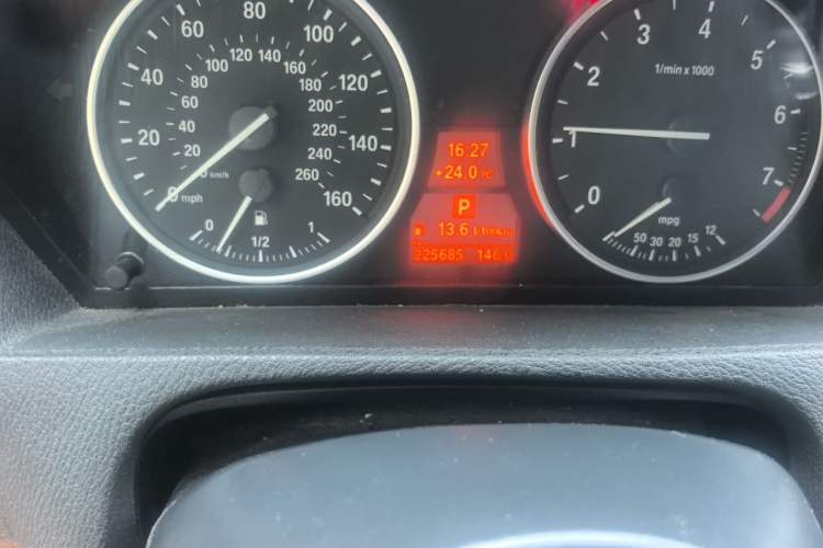 Used BMW X5  Odometer Close Up