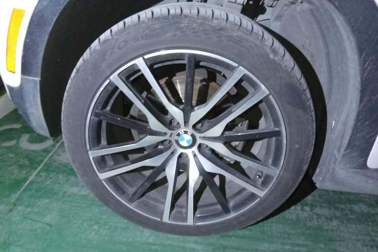 Used BMW X5 2012 xDrive35i U.S. specification Right Front Wheel Hub