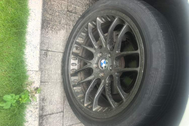 Used BMW X5  Right Front Wheel Hub