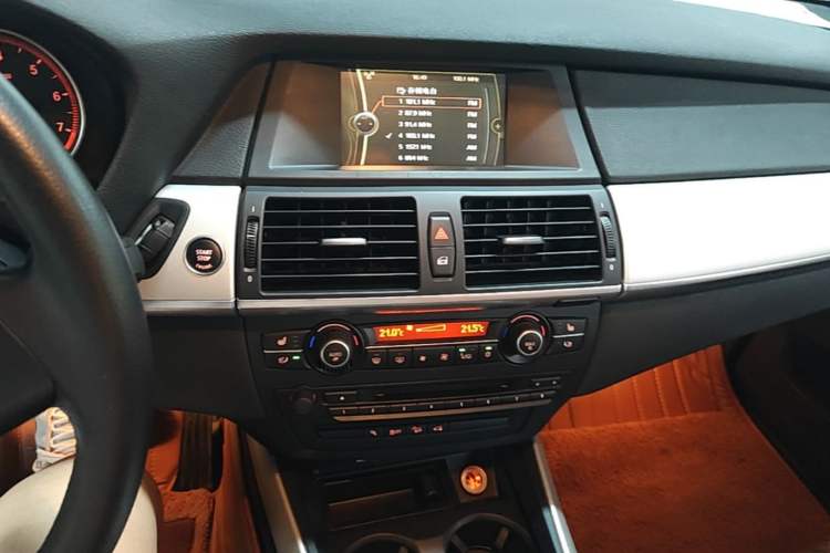 Used BMW X5  Audio And AC Panel