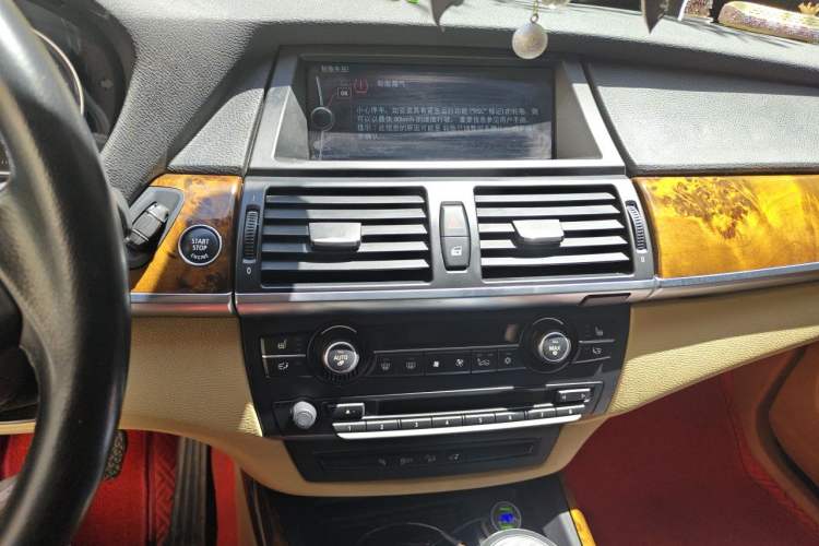 Used BMW X5  Audio And AC Panel