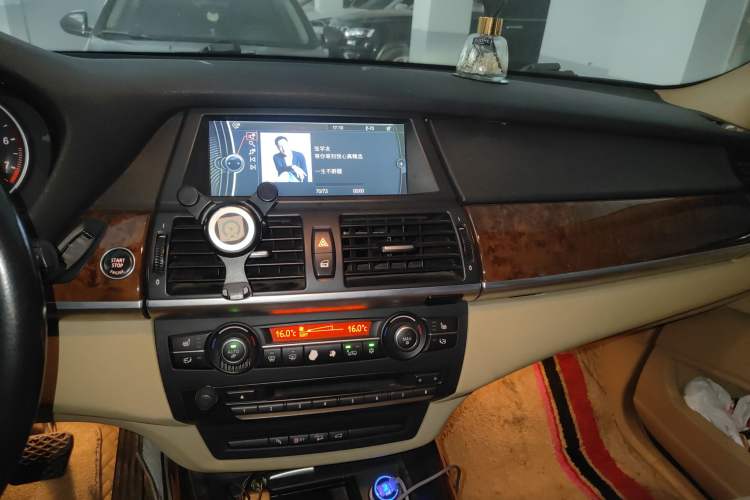 Used BMW X5 2013 xDrive35i Luxury Model Audio And AC Panel