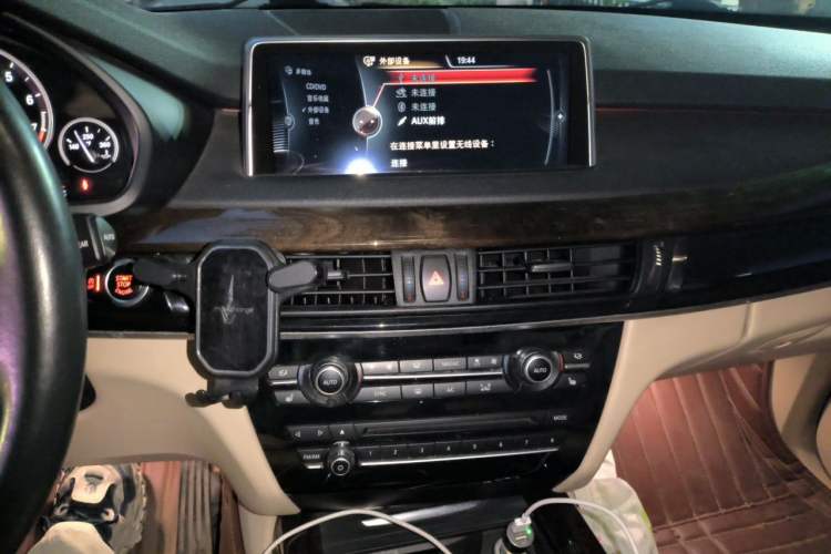 Used BMW X5  Audio And AC Panel