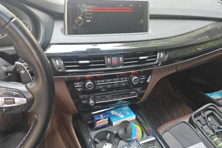 Used BMW X5  Audio And AC Panel