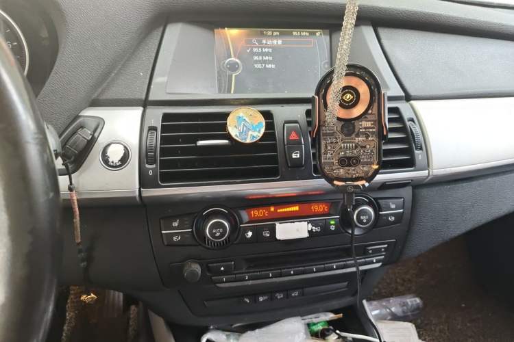 Used BMW X5  Audio And AC Panel