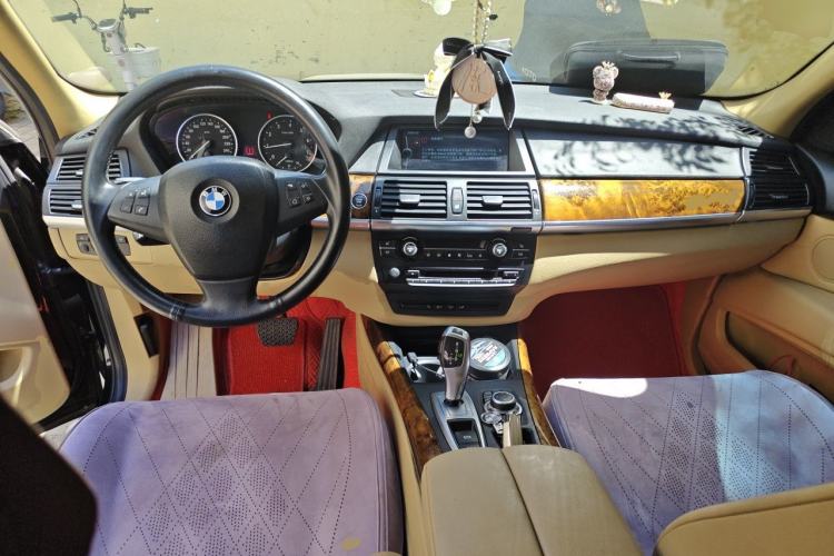Used BMW X5  Center Console