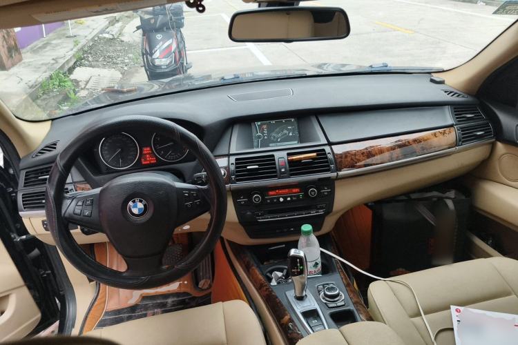 Used BMW X5  Center Console