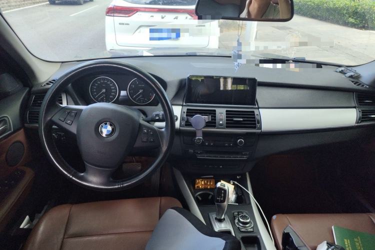 Used BMW X5 2013 xDrive35i Leading Model Center Console