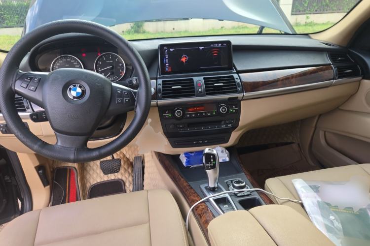 Used BMW X5 2013 xDrive35i Leading Model Center Console
