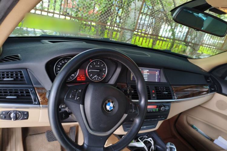 Used BMW X5 2013 xDrive35i Leading Model Center Console