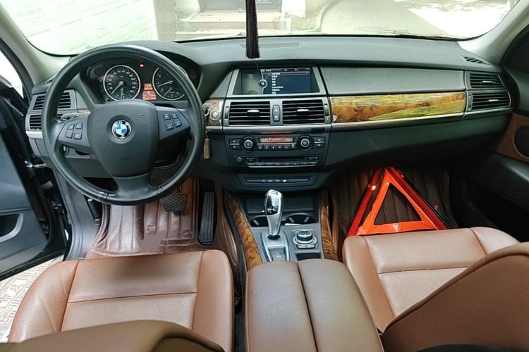 Used BMW X5 2013 xDrive35i Leading Model Center Console