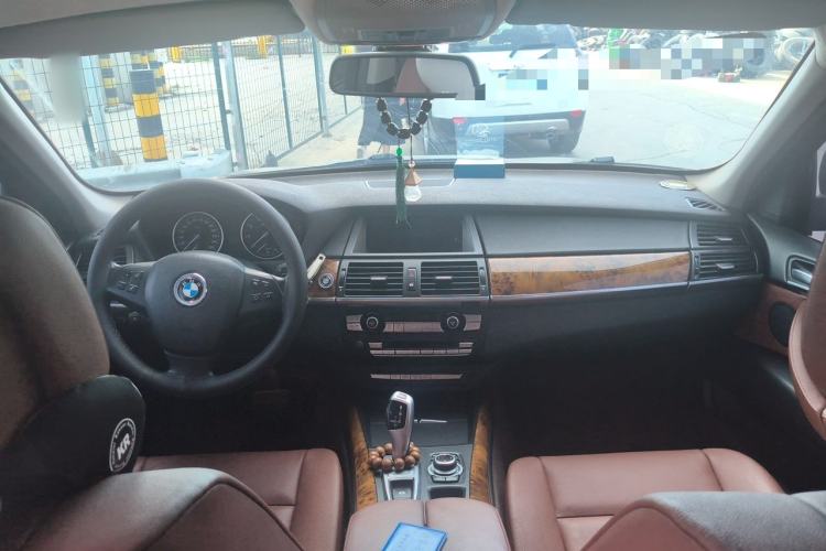 Used BMW X5 2013 xDrive35i Leading Model Center Console