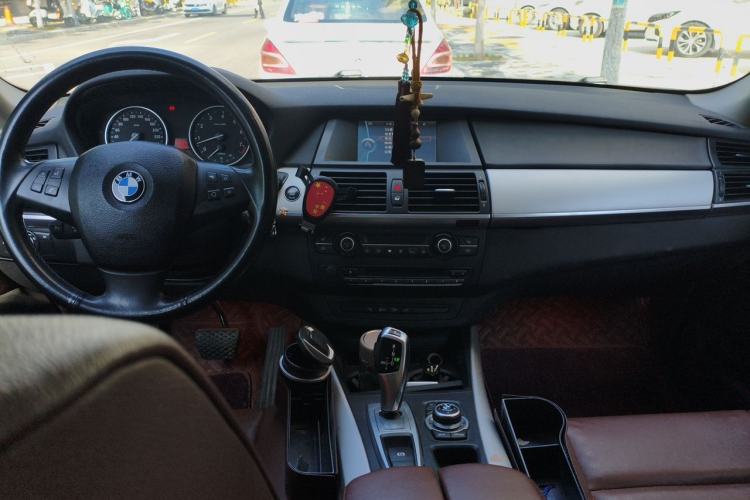 Used BMW X5 2013 xDrive35i Middle East version Center Console