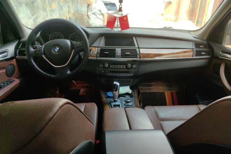 Used BMW X5 2013 xDrive35i Luxury Model Center Console