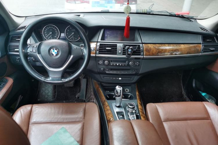 Used BMW X5 2013 xDrive35i Luxury Model Center Console