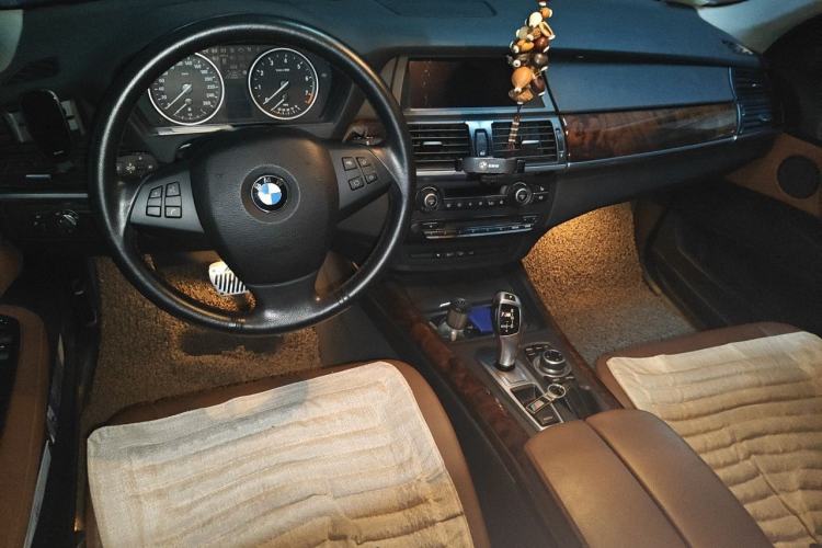Used BMW X5  Center Console