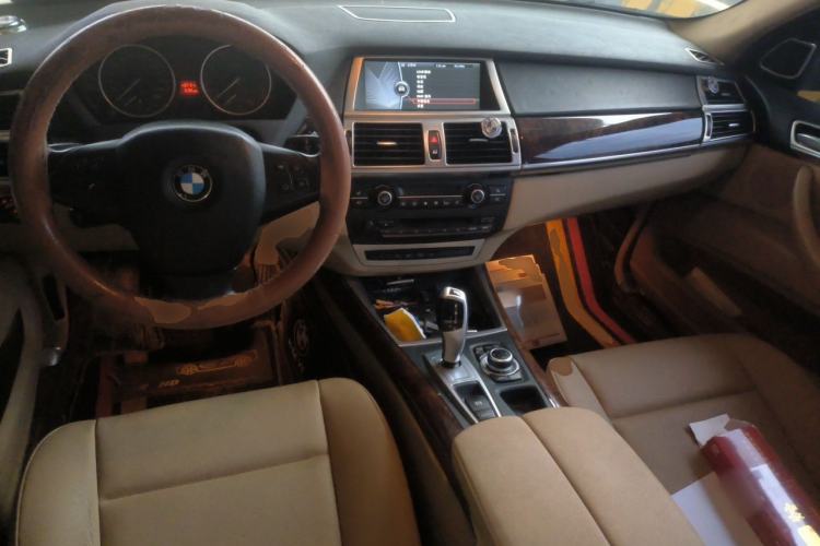 Used BMW X5 2013 xDrive35i Leading Model Center Console