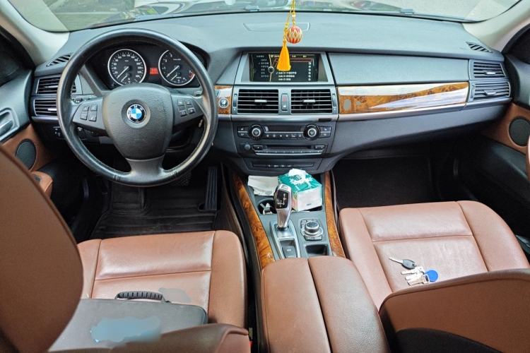 Used BMW X5 2013 xDrive35i Leading Model Center Console