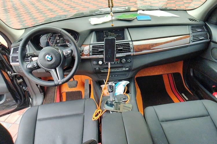 Used BMW X5  Center Console