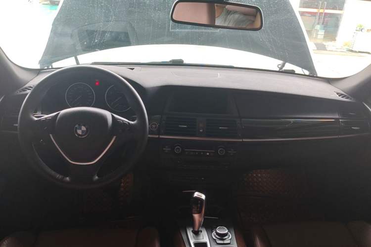 Used BMW X5 2013 xDrive35i Luxury Edition Center Console