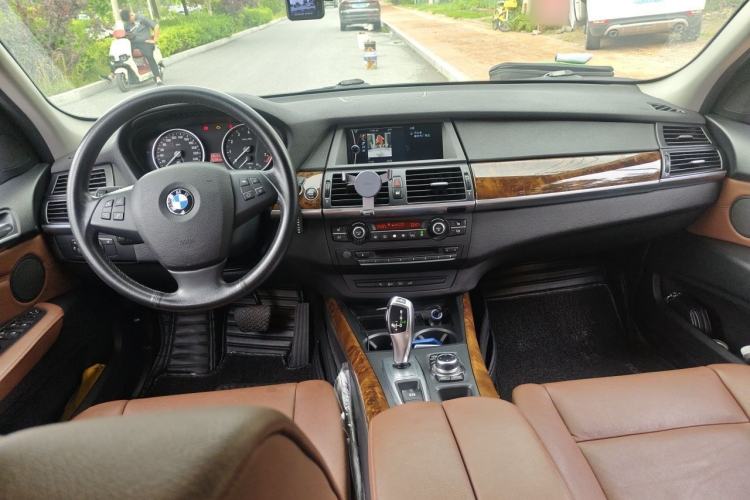 Used BMW X5 2013 xDrive35i Leading Model Center Console