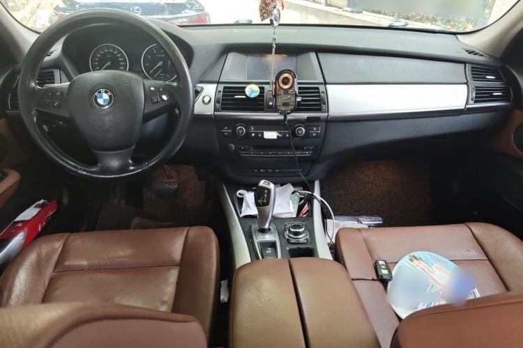 Used BMW X5  Center Console