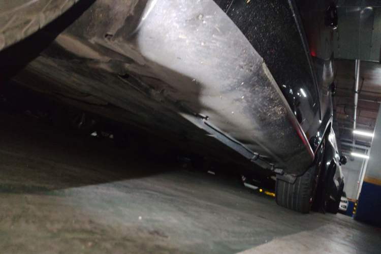 Used BMW X5 2013 xDrive35i Middle East version Chassis Front Left