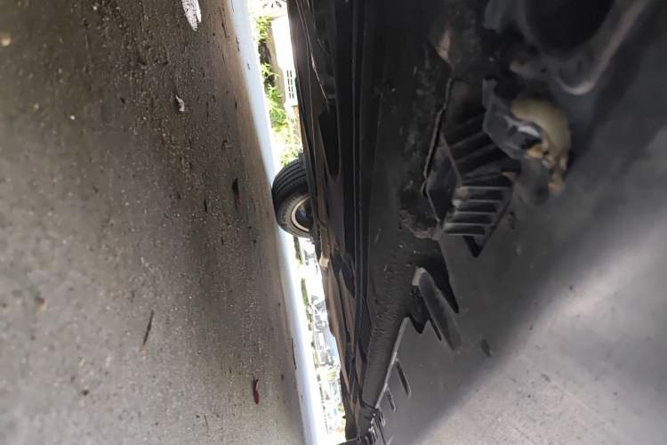 Used BMW X5 2013 xDrive35i U.S. specification Chassis Front Left